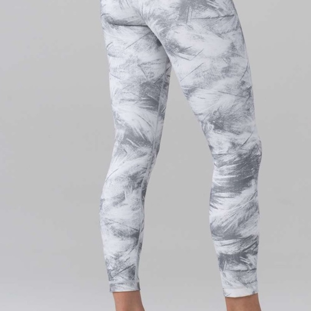 Lulemon gray & white marble leggings no signs of wear